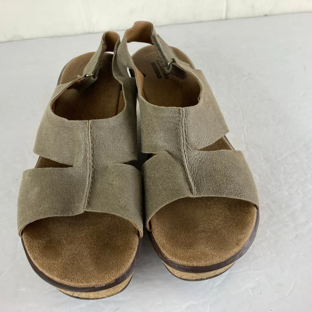 Clarks Wedge Sandals Womens 9M Taupe Grey Leather Cork Platform Slingback - Picture 3 of 8